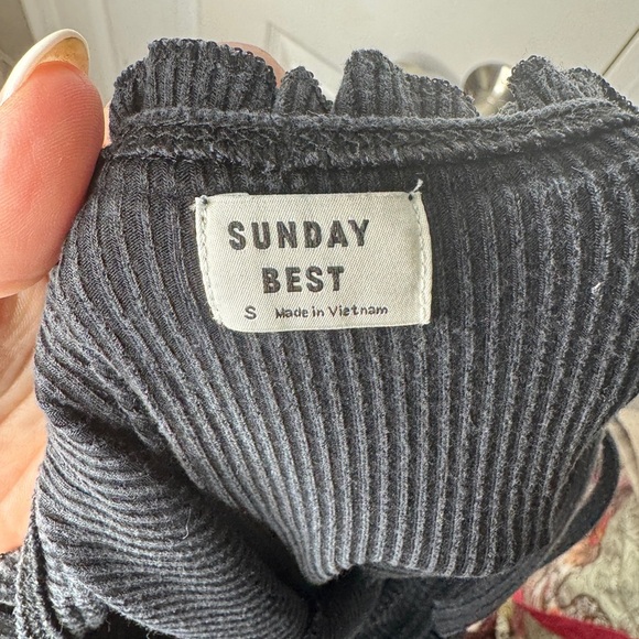 ARITZIA SUNDAY BEST Black Ribbed Mini Skater Dress‎ Ruffle Detail Size Small - Picture 3 of 6